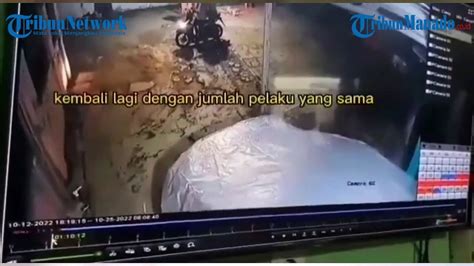 Viral 2 Kawanan Bandit Terekam Kamera Curi Spion Mobil Video Dailymotion