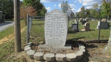 Slayden Baptist Church Cemetery em Slayden Tennessee Cemitério Find