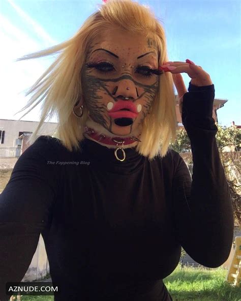 Aydin Mod Sexy Photo Collection Showing Off Her Hot Body AZNude