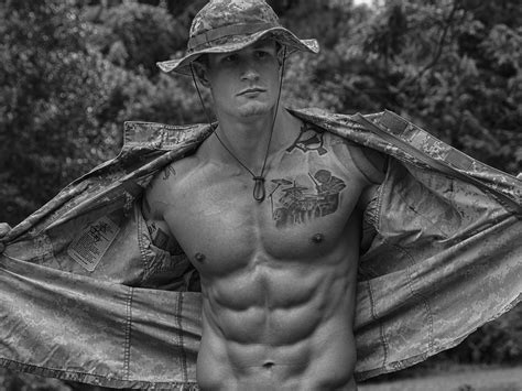 Male Model Poster Hot Guy Poster Hunk Poster Sexy Man Hot Men 24x36 Amazon Ca Home