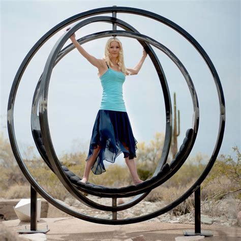 The Gyroscopic Hammock - Hammacher Schlemmer