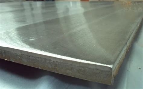 Apa Perbedaan Antara Plat Berlapis Stainless Steel Dan Plat Stainless