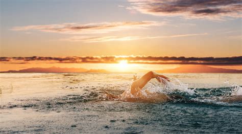 Natación en aguas abiertas 10 consejos para nadar en el mar