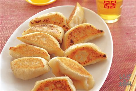 B 皮から手作り餃子のレシピ・作り方｜レシピ大百科（レシピ・料理）｜【味の素パーク】 強力粉や白菜を使った料理