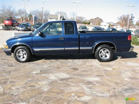 2001 Indigo Blue Metallic Chevrolet S10 Ls Extended Cab 1096001 Photo 4 Car