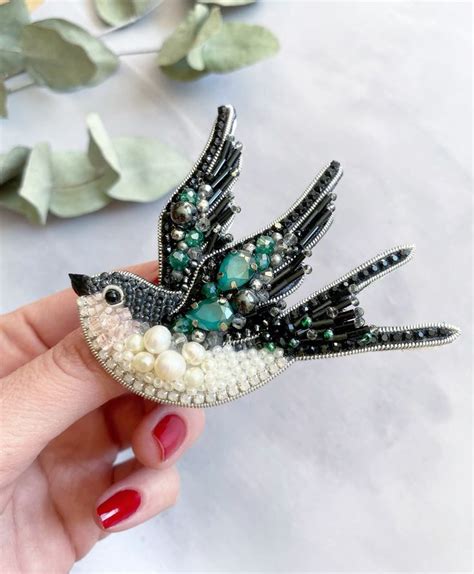 Брошь ласточка | Beaded brooch, Beaded embroidery, Beaded jewelry diy
