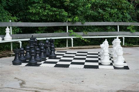 Giant Chess Pieces | Penelope Peru Photography