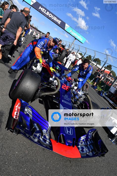 Brendon Hartley Nzl Scuderia Toro Rosso Str On The Grid