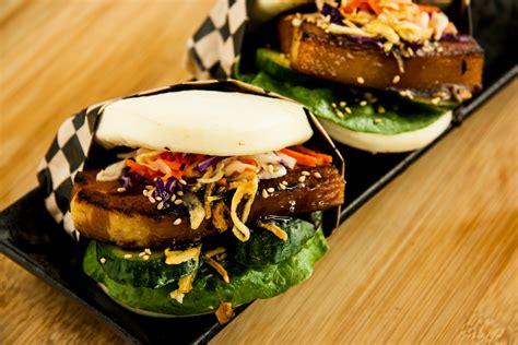 how to pronounce bao bun