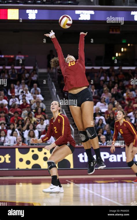 Los Angeles Ca Usa 19th Sep 2018 Usc Trojans S Raquel LazarÂ° 10 Setting During The Ucla