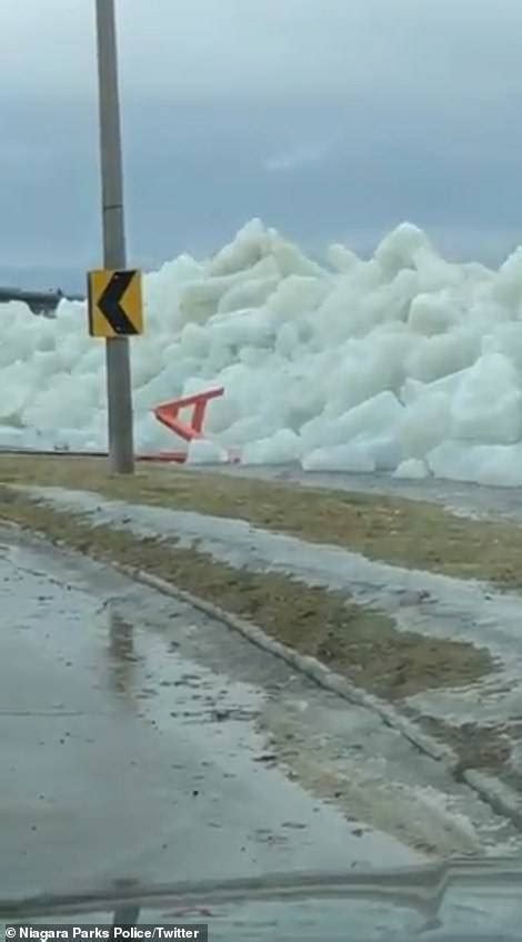 Un Impresionante Tsunami De Hielo Golpea El Norte De Los Estados