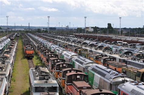 Loco Graveyard At Sotteville Yard On 19 08 2014 F All Up A Flickr