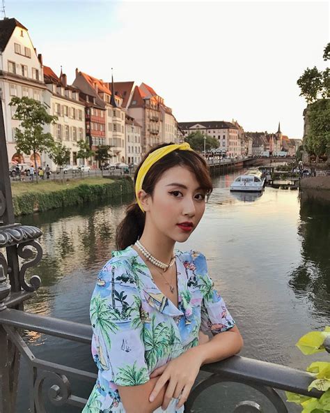 Qu Nh Anh Shyn Ang Ki U T C Kh Nh N Nh T Trong Gi I Hot Girl Hi N Nay