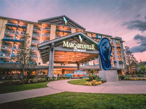 Places to Stay Gatlinburg: Top 16 Gatlinburg Accommodations