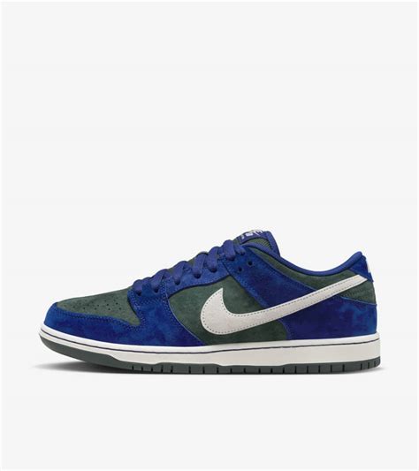 Nike Sb Dunk Low Pro Deep Royal Blue And Vintage Green Hf3704 400 Release Date Nike Snkrs Il