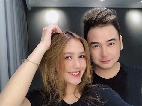 Lộ ảnh cưới của streamer nổi tiếng Xemesis và bạn gái hot girl kém tuổi Ngày về chung nhà đã