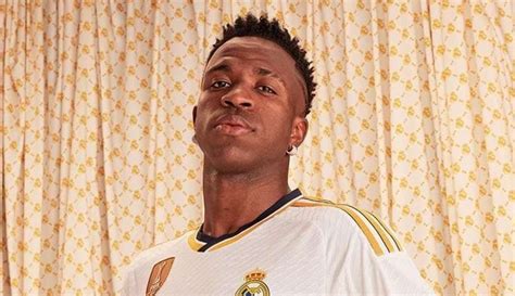 Urgente Vinícius Jr renova contrato Real Madrid até 2027