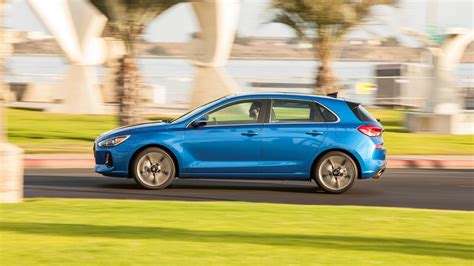 2018 Hyundai Elantra GT Review Ratings Edmunds