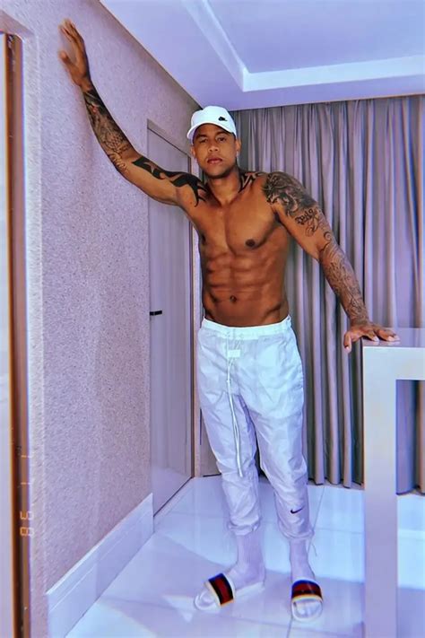 Nude Leo Santana Fotos vazadas do cantor nu pelado Audiência da TV