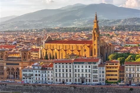 Bela paisagem acima do panorama na vista histórica da florença de