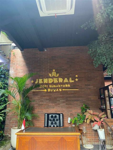 Cafe Aesthetic Di Jl Riau Bandung Review Laras Yasmien Di Restoran