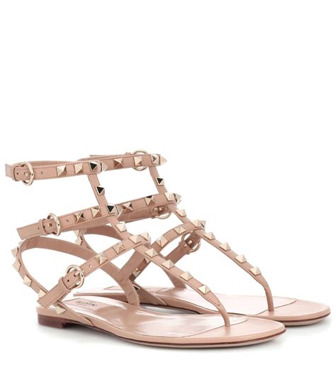 Valentino Rockstud Leather Flat Sandals In Natural Lyst