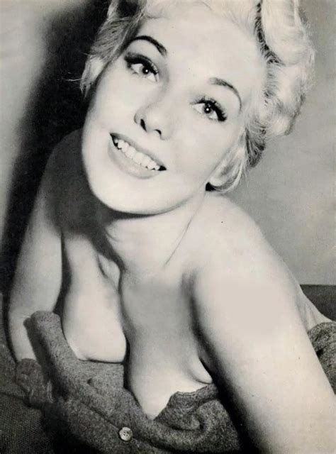 Kim Novak 1957 R Oldschoolcelebs