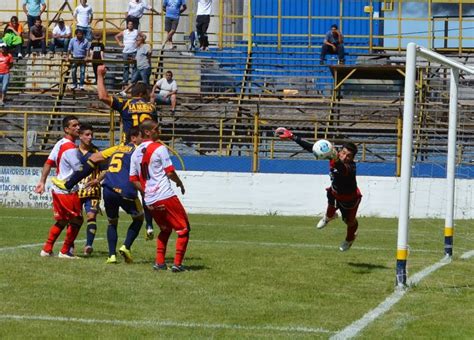 FÚtbol Costa ® Primera C Dock Sud CayÓ 2 1 En Su Casa Ante LujÁn