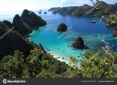 Raja Ampat Archipel Des Mille Les Indon Sie Magnifique Lagon