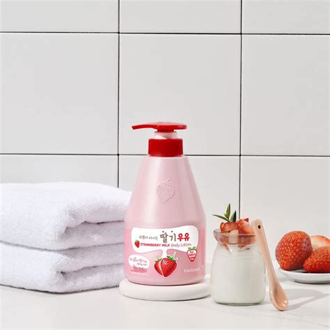 Kwailnara Strawberry Milk Body Lotion 560g1975oz Hydrating And