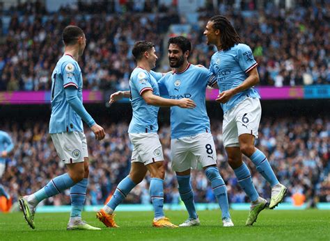 En lo suyo el Manchester City vence al Leeds y continúa como puntero