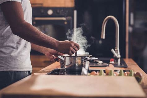Can You Put Hot Food In Stainless Steel Bowls