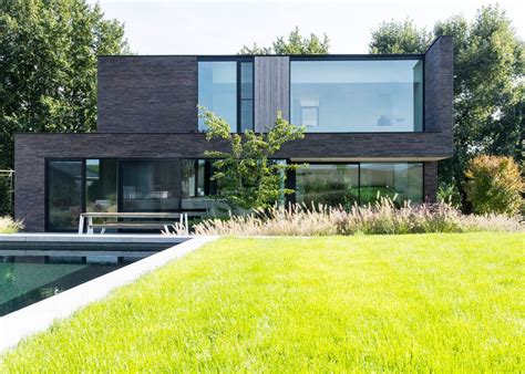 Moderne Woning Met Poolhouse En Zwembad In Landelijke Omgeving Moderne Huisdecoratie Modern