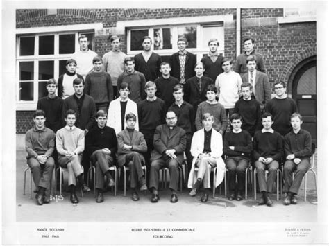 Photo De Classe Terminale E De 1968 Lycée Industriel Et Commercial