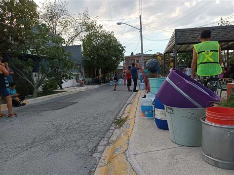 Vecinos Sufren D As Sin Agua En Colonia San Bernab En Monterrey