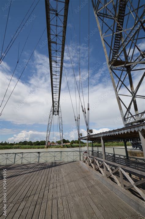 NACELLE DU PONT TRANSBORDEUR DE ROCHEFORT Photos Adobe Stock