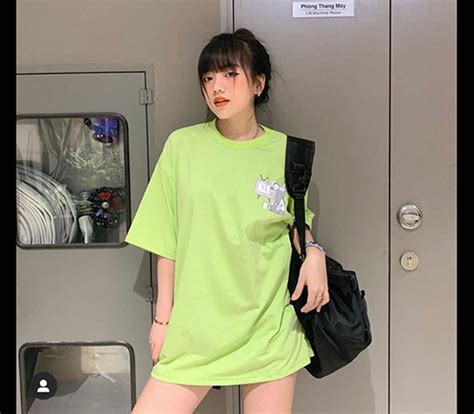 Vũ trụ hot girl thập kỷ mới vừa bước sang tuổi đã diện bikini khoe vòng một vượt cm