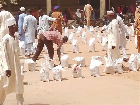 Dangote Foundation Distributes Bags Of Rice In Kebbi