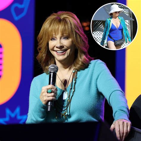 Reba Mcentire Looks Flawless On The Beach See The Singers Beautiful Swimsuit Photos