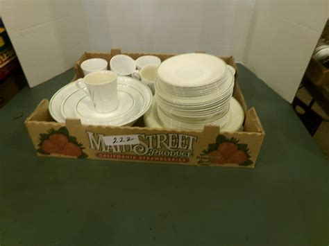 Lot - CORELLE DISHES