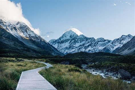 Hooker Valley Track In Mount Cook National Park Tobinka