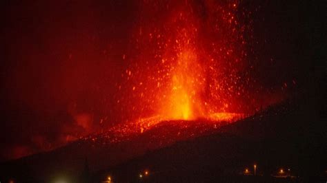 Volcano erupts on Spain's Canary Islands | The Guardian Nigeria News ...