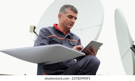 296 Satellite Dish Maintenance Images, Stock Photos, 3D objects, & Vectors | Shutterstock