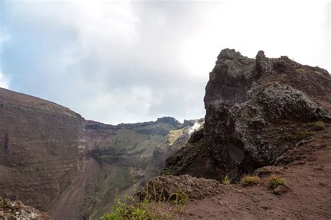 Vesuvius volcano crater — Stock Photo © bloodua #82509518