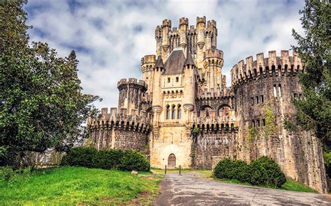 The most curious medieval castles in Spain | Fascinating Spain