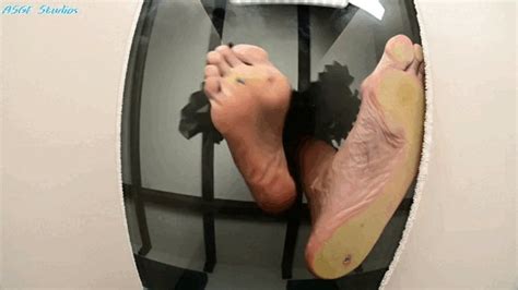 Moody Milf Barefoot GIANT Crush MP4 Amateur Soles Giantess And Footjobs Clips4sale