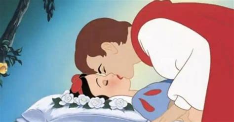 Le Baiser Du Prince Blanche Neige Est Il Non Consenti Disney Face