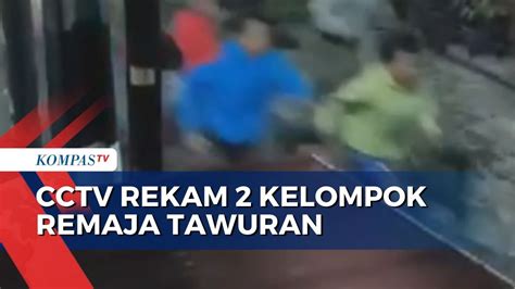 Tawuran Remaja Di Tangeram Terekam Cctv Warga Bawa Sajam Dan Saling