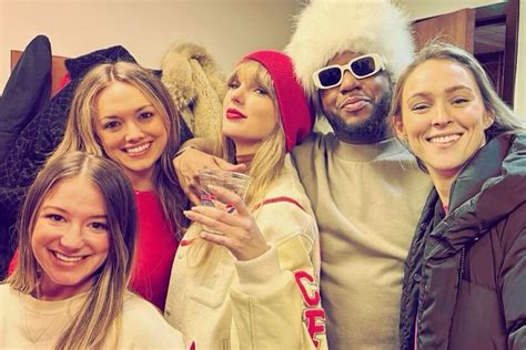 Taylor Swift and Kylie Kelce Pose Together in Cute New Photos from ...