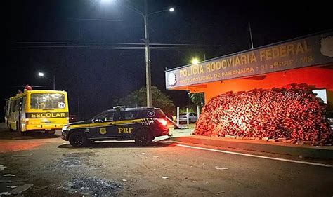 Condutor De Nibus Escolar Preso Carregando Toneladas De Maconha